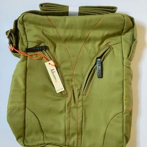 NWT Travel Hiking Green Tote Lunch Shoulder Bag